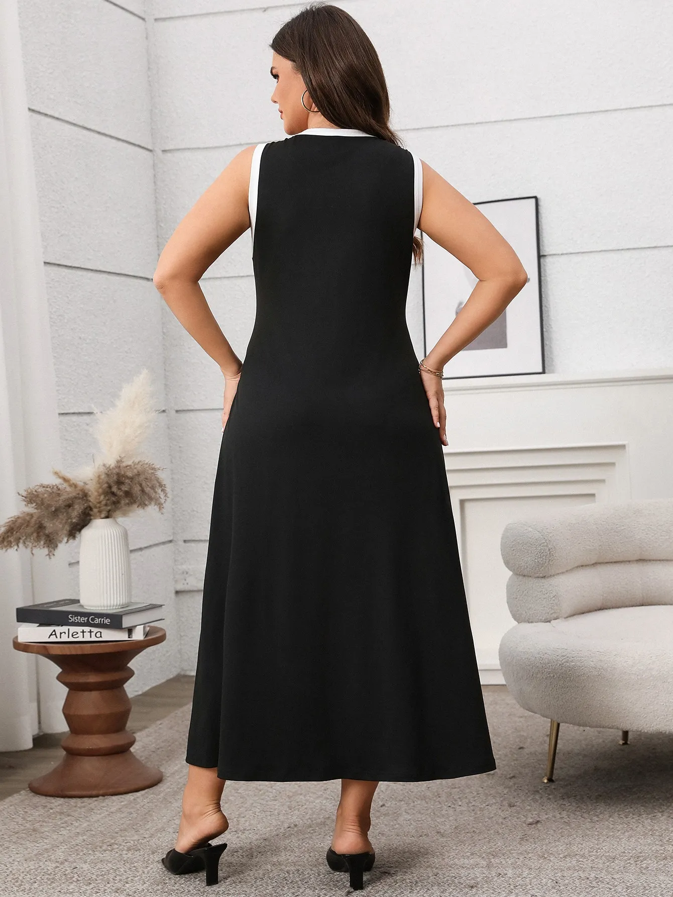 Plus Size Contrast T-Shirt Dress - Main Image