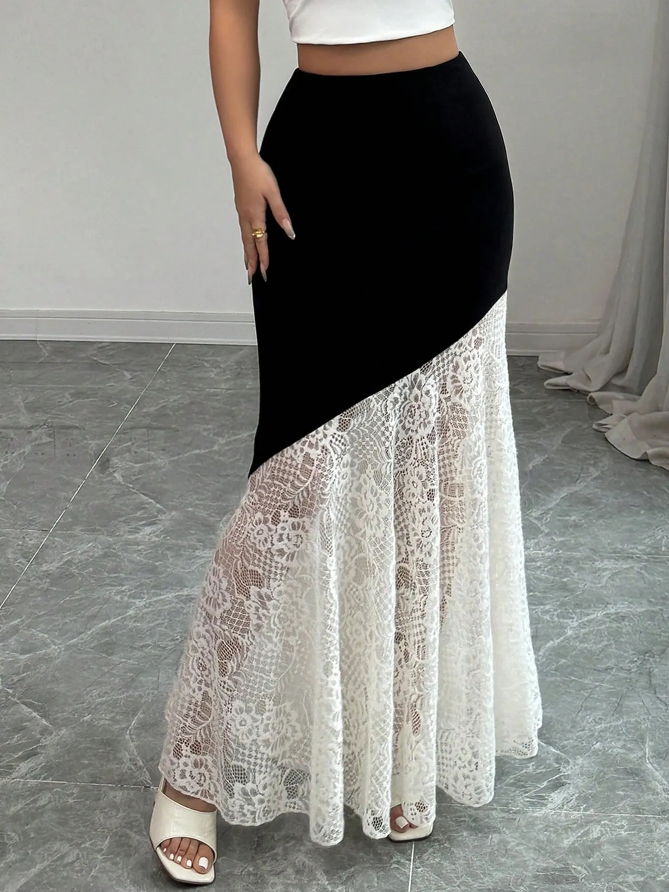 Lace-trimmed Mermaid Skirt | Savana | Bestsellers