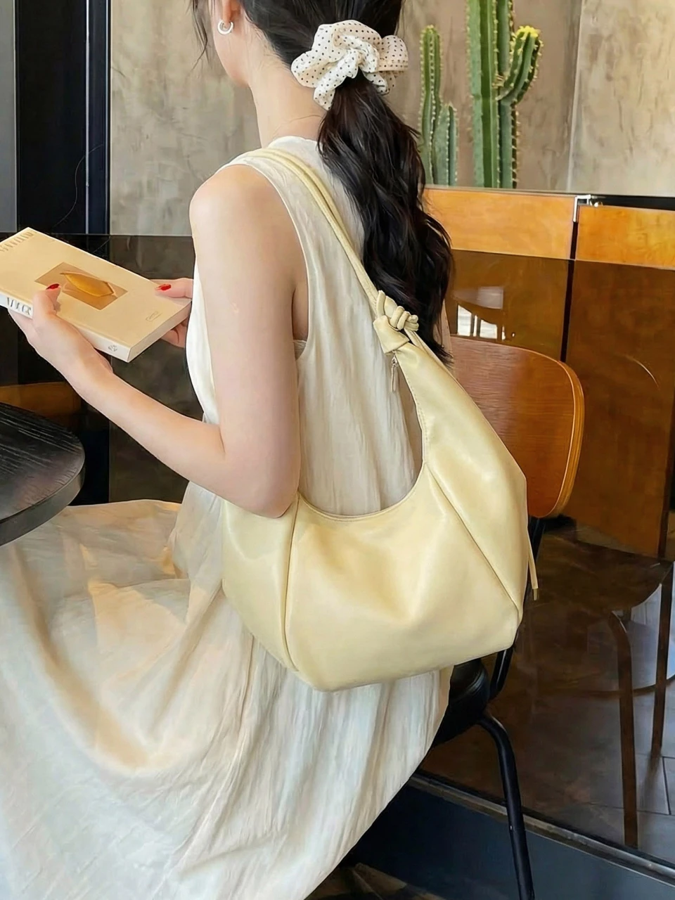 Knot Shoulder Bag | Savana | Bestsellers