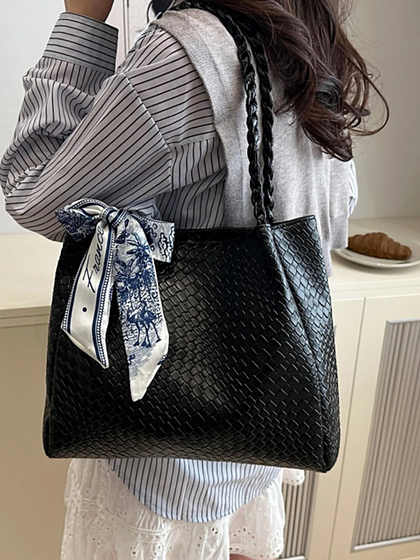 Saint Laurent Le 5 À 7 Bea YSL Leopard-Print Tote Bag In Calf Hair And Leather Prod274410665