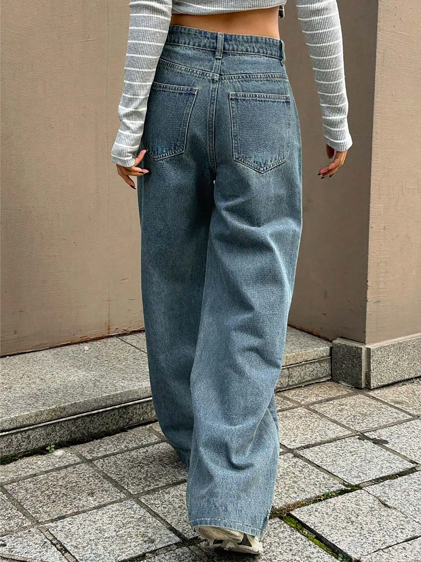 Vintage Washed Straigh-Leg Jeans