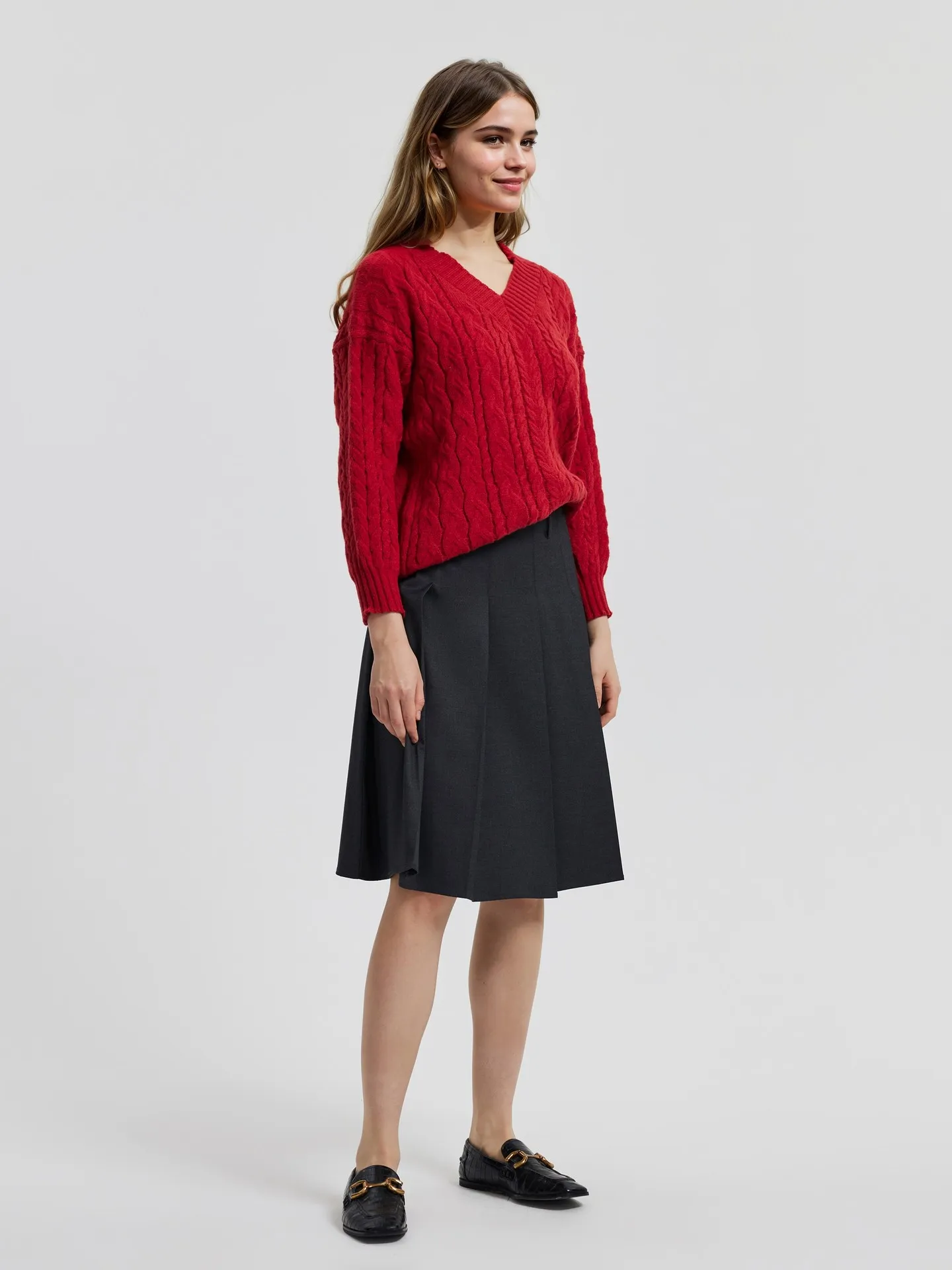 Casual Solid Color Round Neck Cable Knit Pullover 1